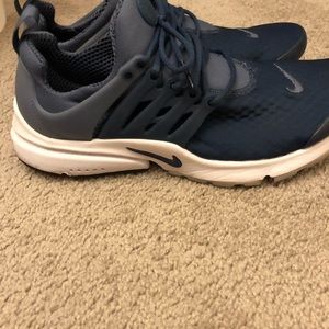 Like new Women’s Nike running shoes